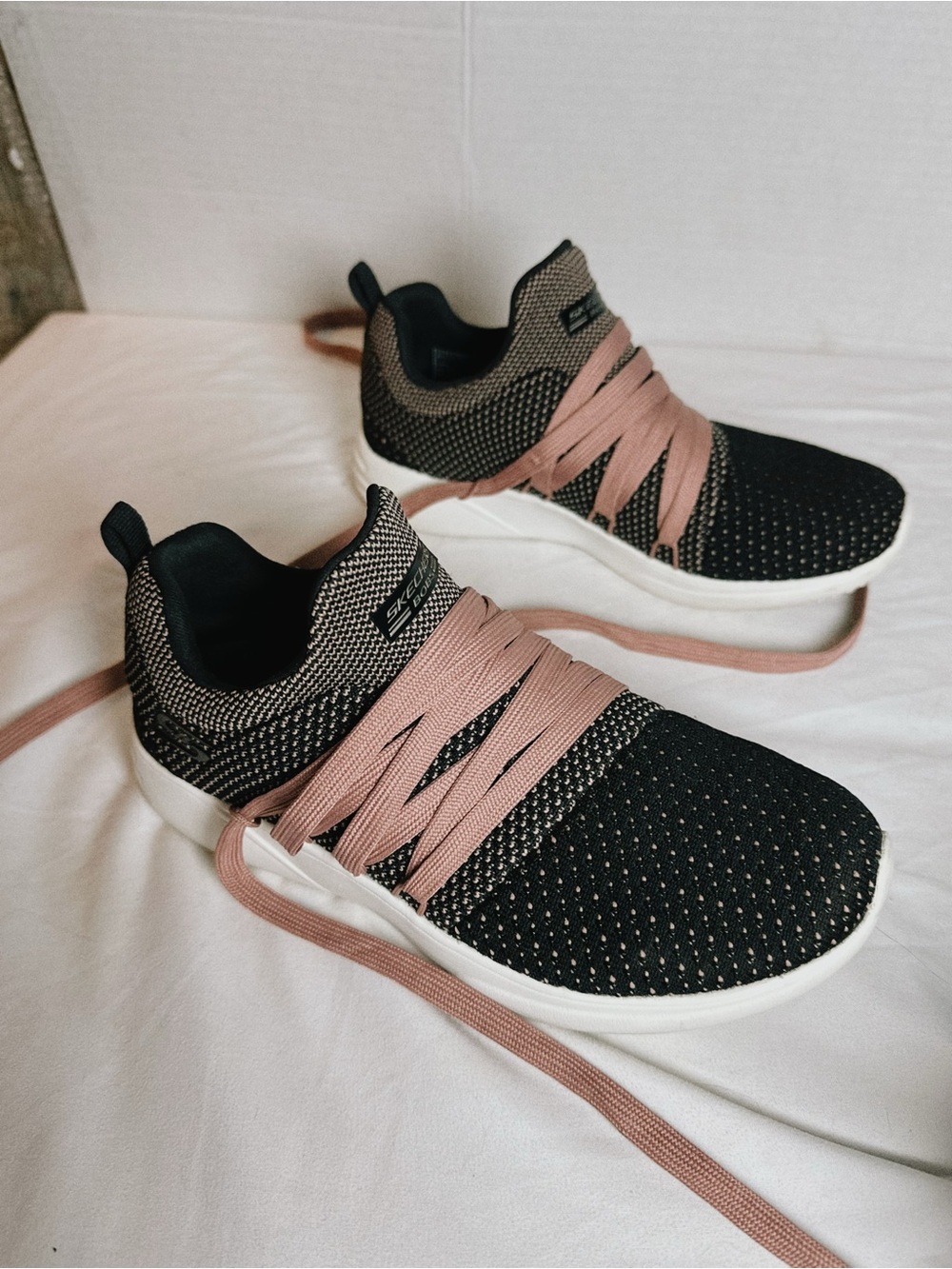 Skechers BOBS Memory Foam Black Pink Knit Athletic Sneakers Women’s 5.5